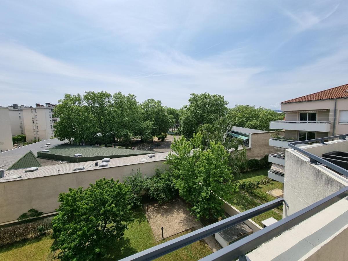 Bngo I Immense Rooftop I 2 Chambres, 4 Places Parkings, 2 Immenses Terrasses, 8 Personnes Apartment Lyon